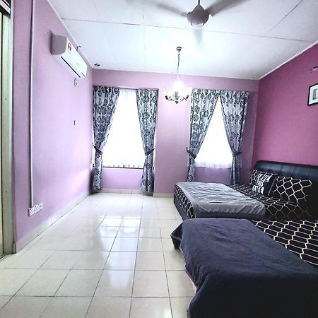 E&A Homestay Klia/ Sepang/ Nilai Exteriér fotografie