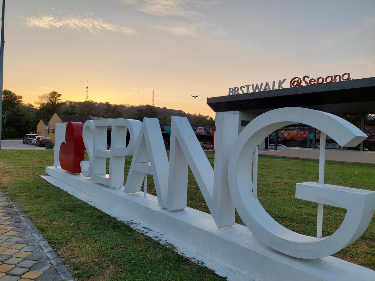 E&A Homestay Klia/ Sepang/ Nilai Exteriér fotografie